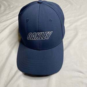 Oakley Blue Flex Fit Hat Cap Mens S/M Custom Fit Stretch
